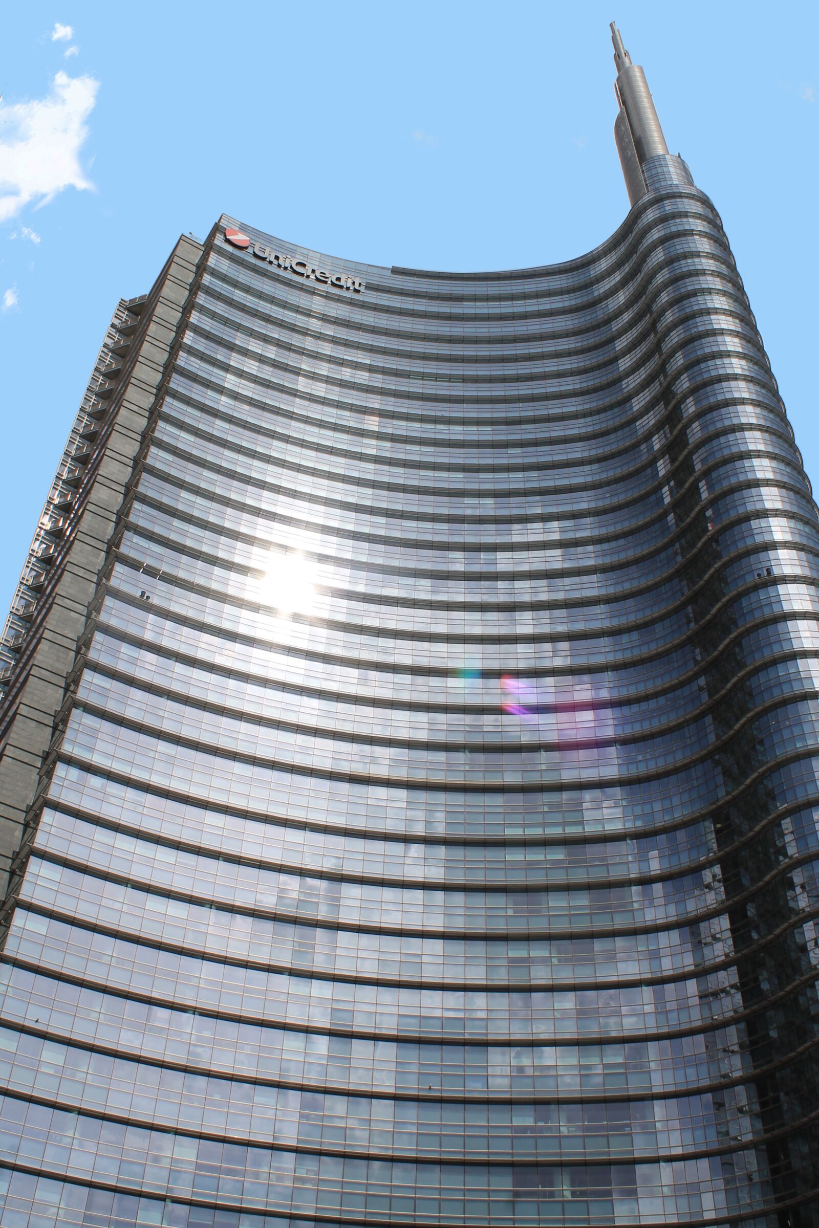 Canon EOS 1100D (EOS Rebel T3 / EOS Kiss X50) sample photo. Skyscraper, milan, architecture photography