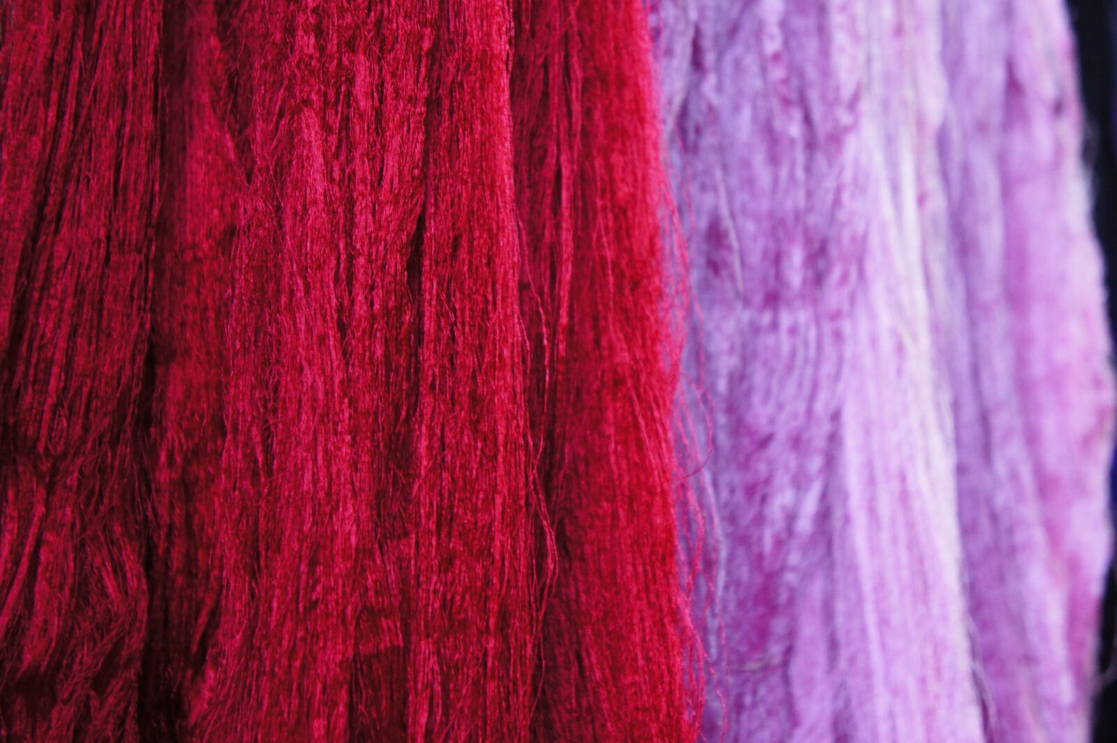 Sony Alpha NEX-5 sample photo. Wool, threads, red photography