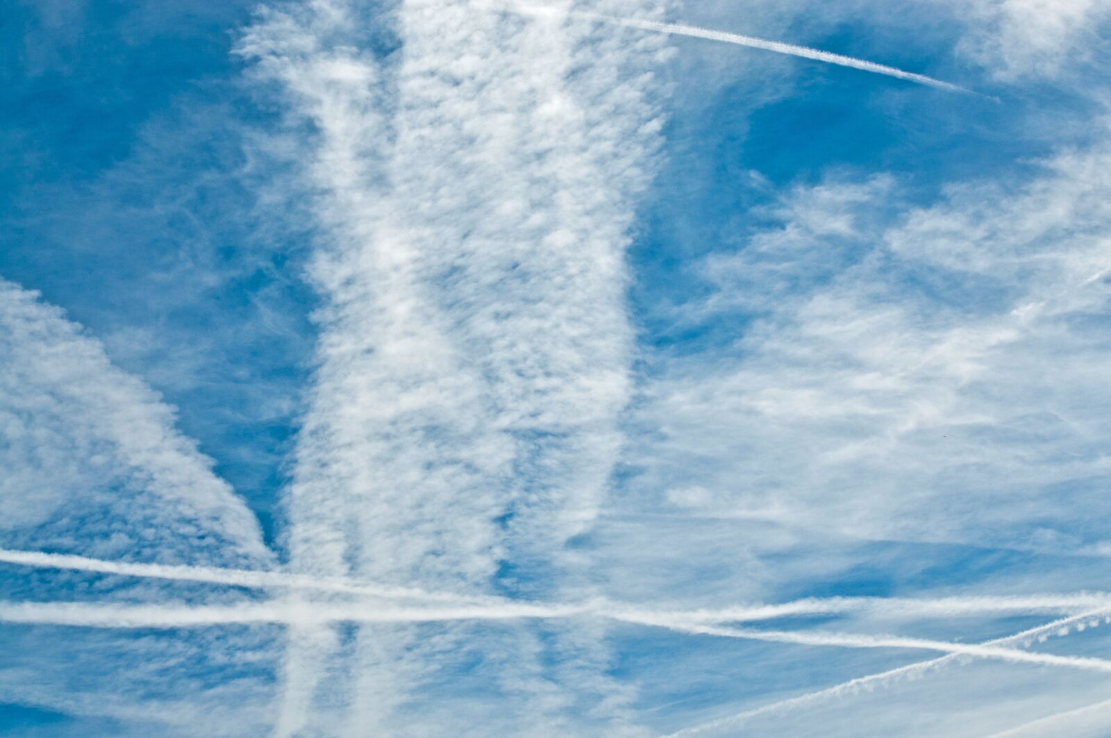 Nikon D90 sample photo. Clouds, sky, contrail photography