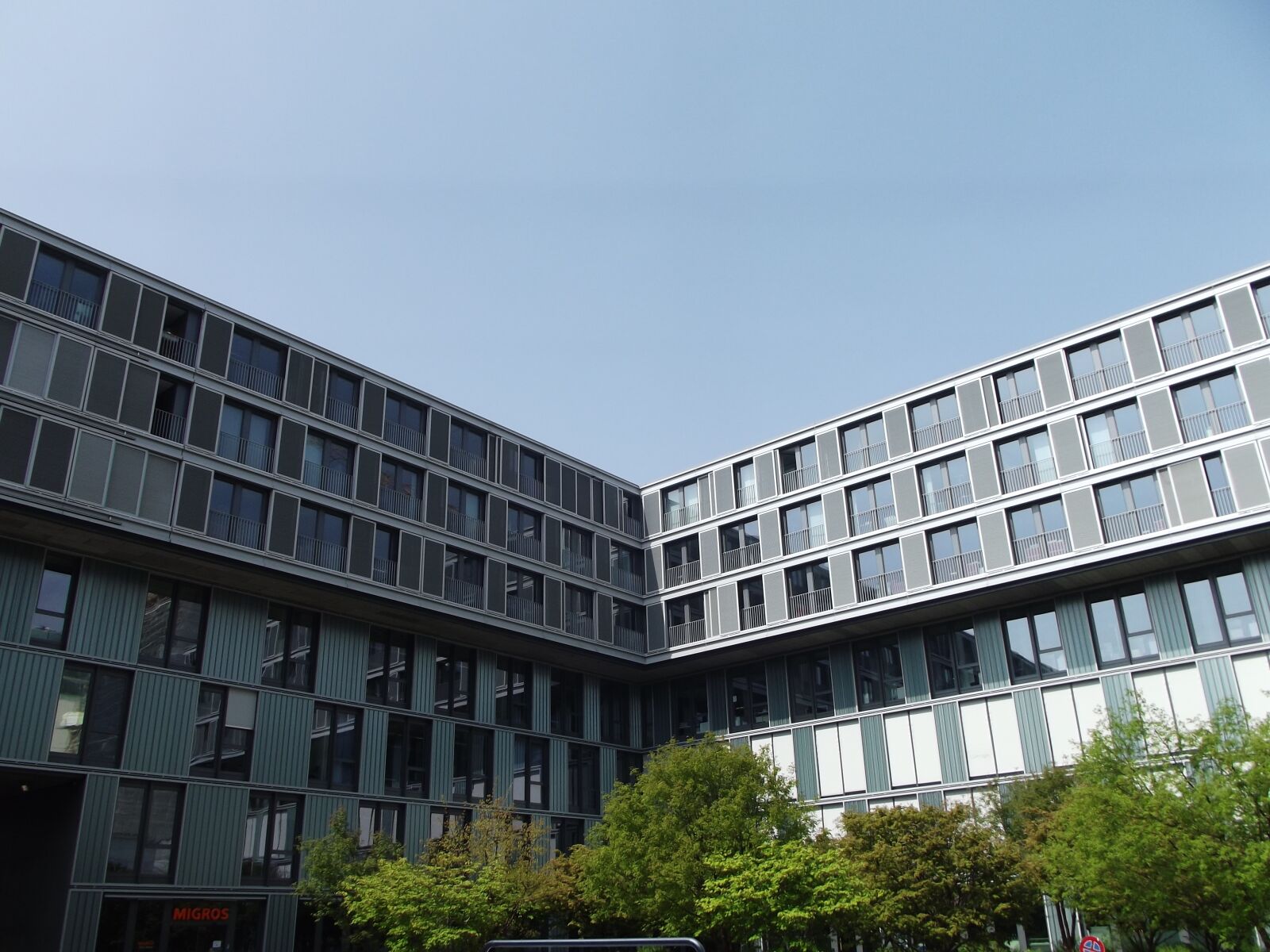 FujiFilm FinePix S2950 (FinePix S2990) sample photo. Techno park, architecture, zurich photography