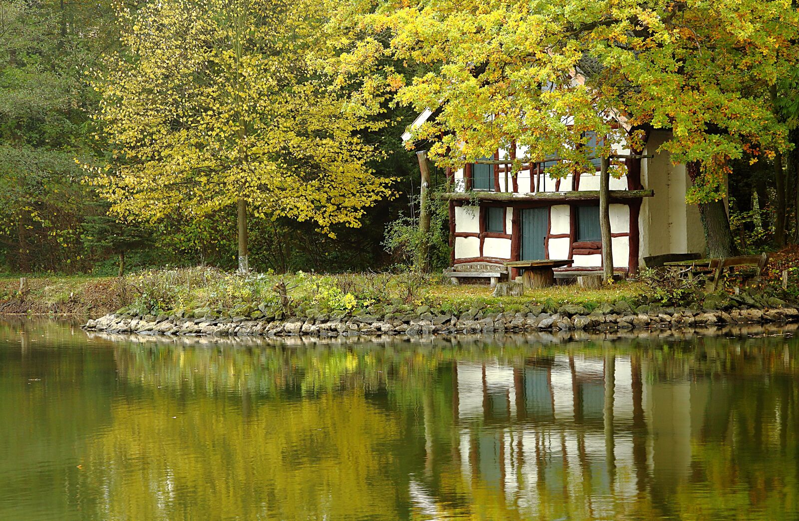 Canon EOS 700D (EOS Rebel T5i / EOS Kiss X7i) sample photo. Lake, fachwerkhaus, haus am photography