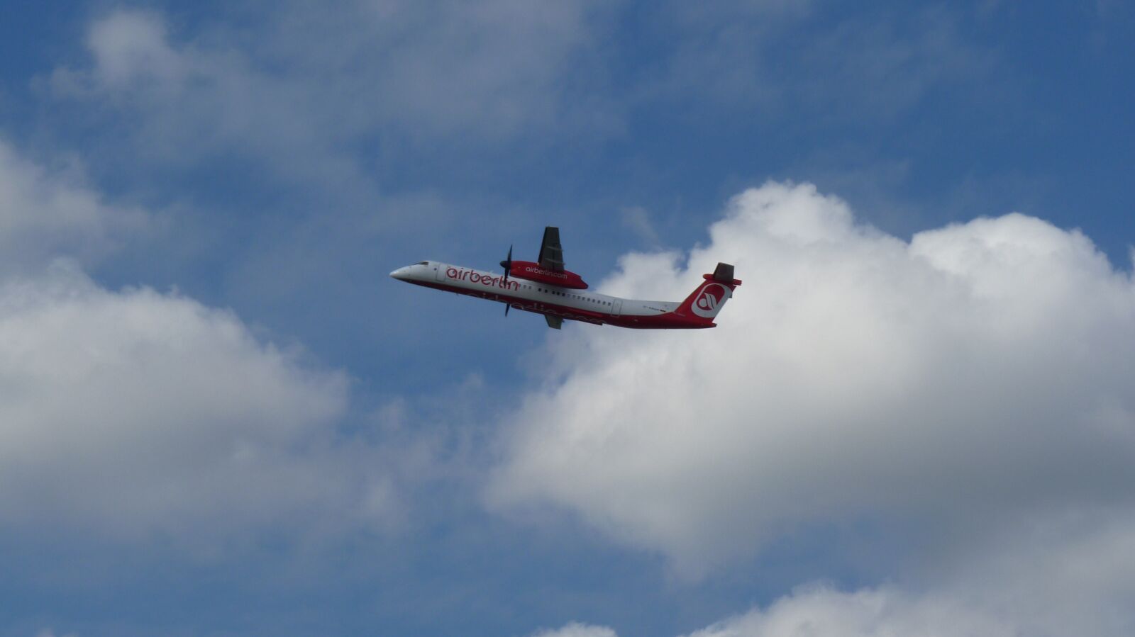 Panasonic Lumix DMC-FZ35 (Lumix DMC-FZ38) sample photo. Aircraft, flying, propeller photography