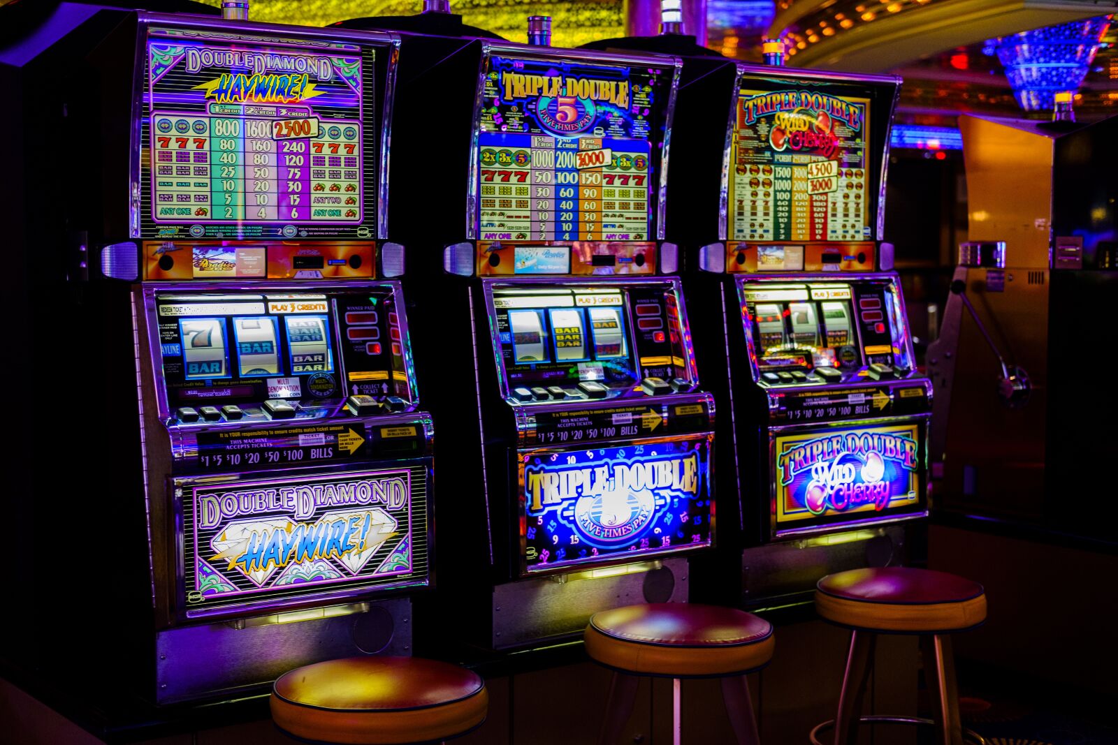 Fujifilm X-T2 + Fujifilm XF 35mm F2 R WR sample photo. Casino, arcade, slot machines photography