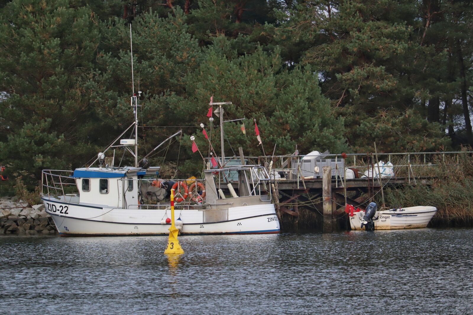 Canon EF-S 55-250mm F4-5.6 IS STM sample photo. Fishing boat, port, landscape photography