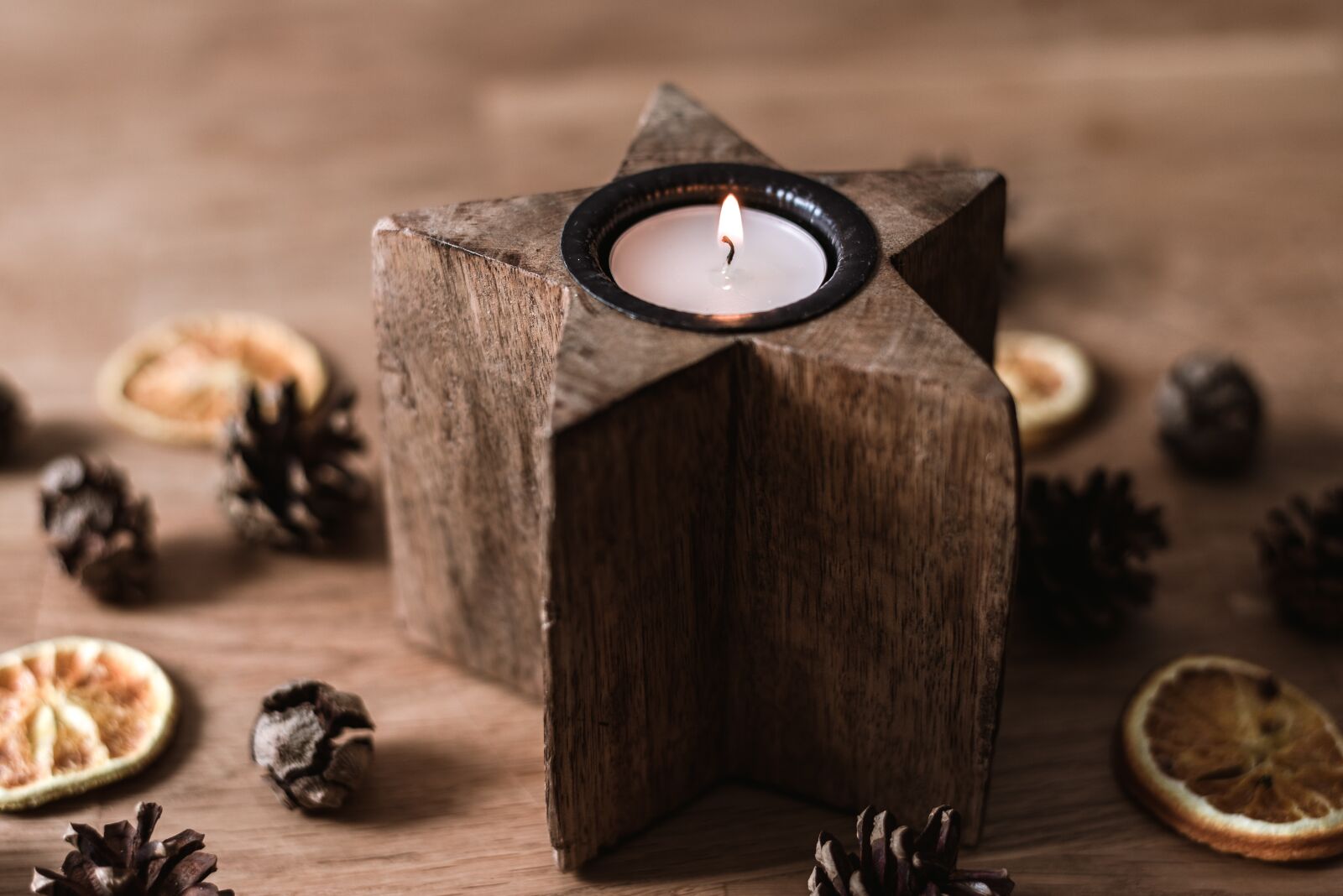 Nikon D800 sample photo. Tealight, advent, christmas photography