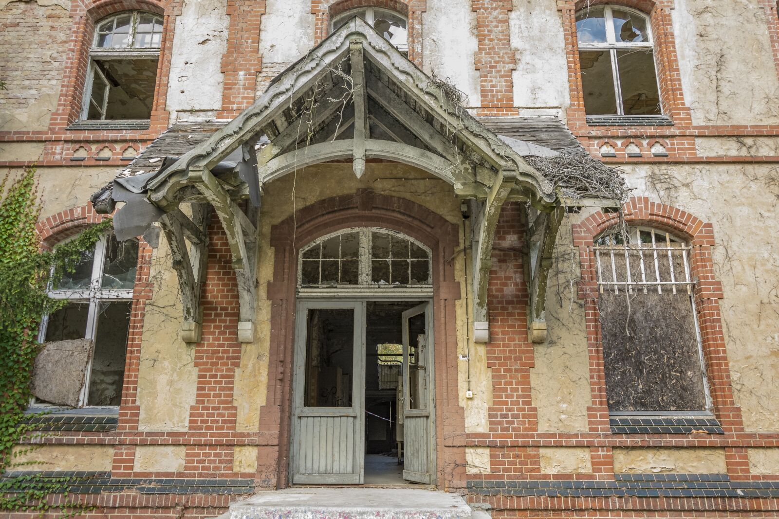 Nikon D5300 sample photo. Architecture, old, building photography