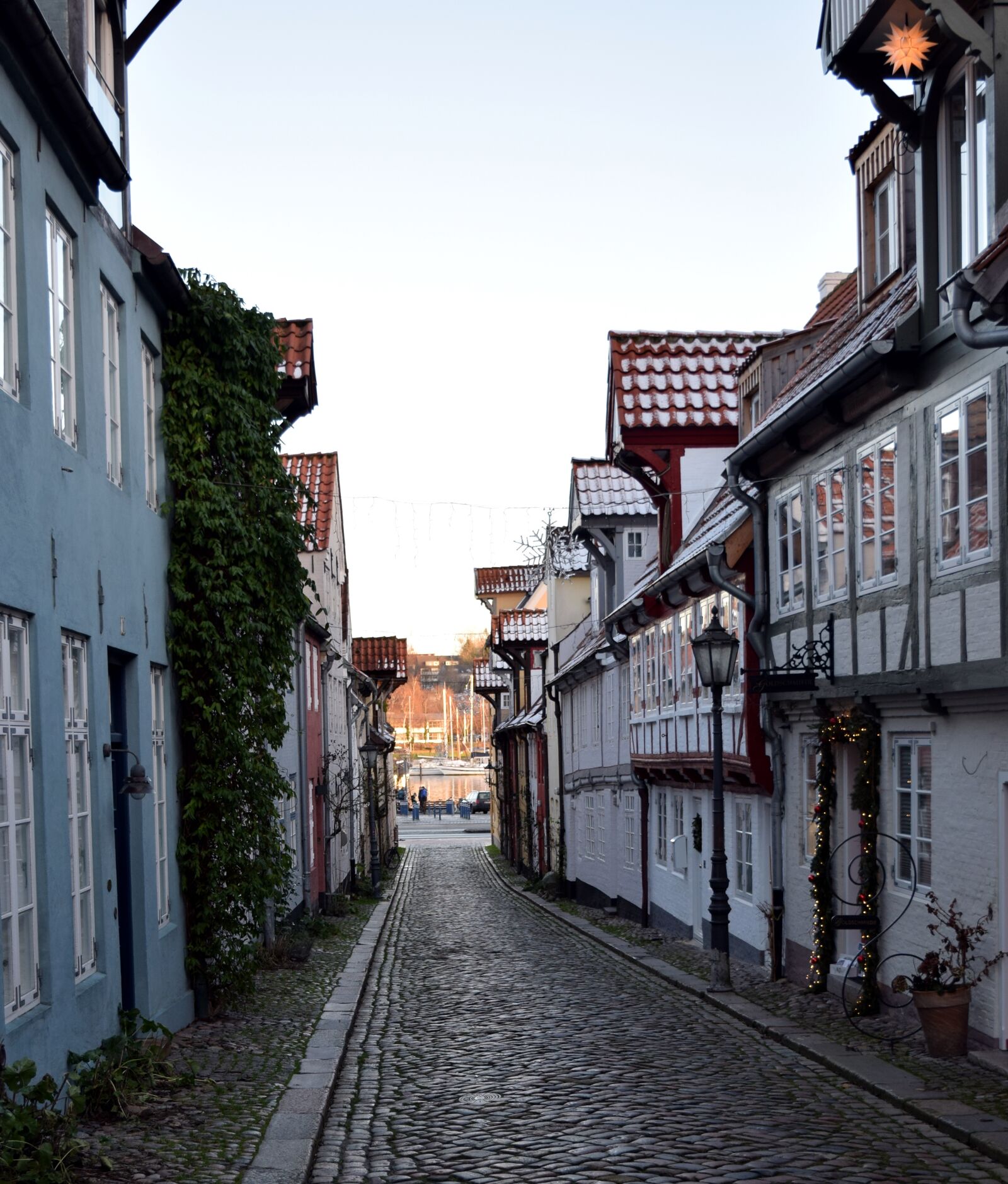 Nikon D5300 sample photo. Alley, city, historic center photography