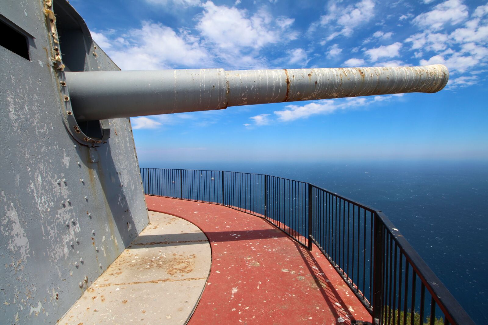 Canon EOS 700D (EOS Rebel T5i / EOS Kiss X7i) sample photo. Gibraltar, gun, british photography
