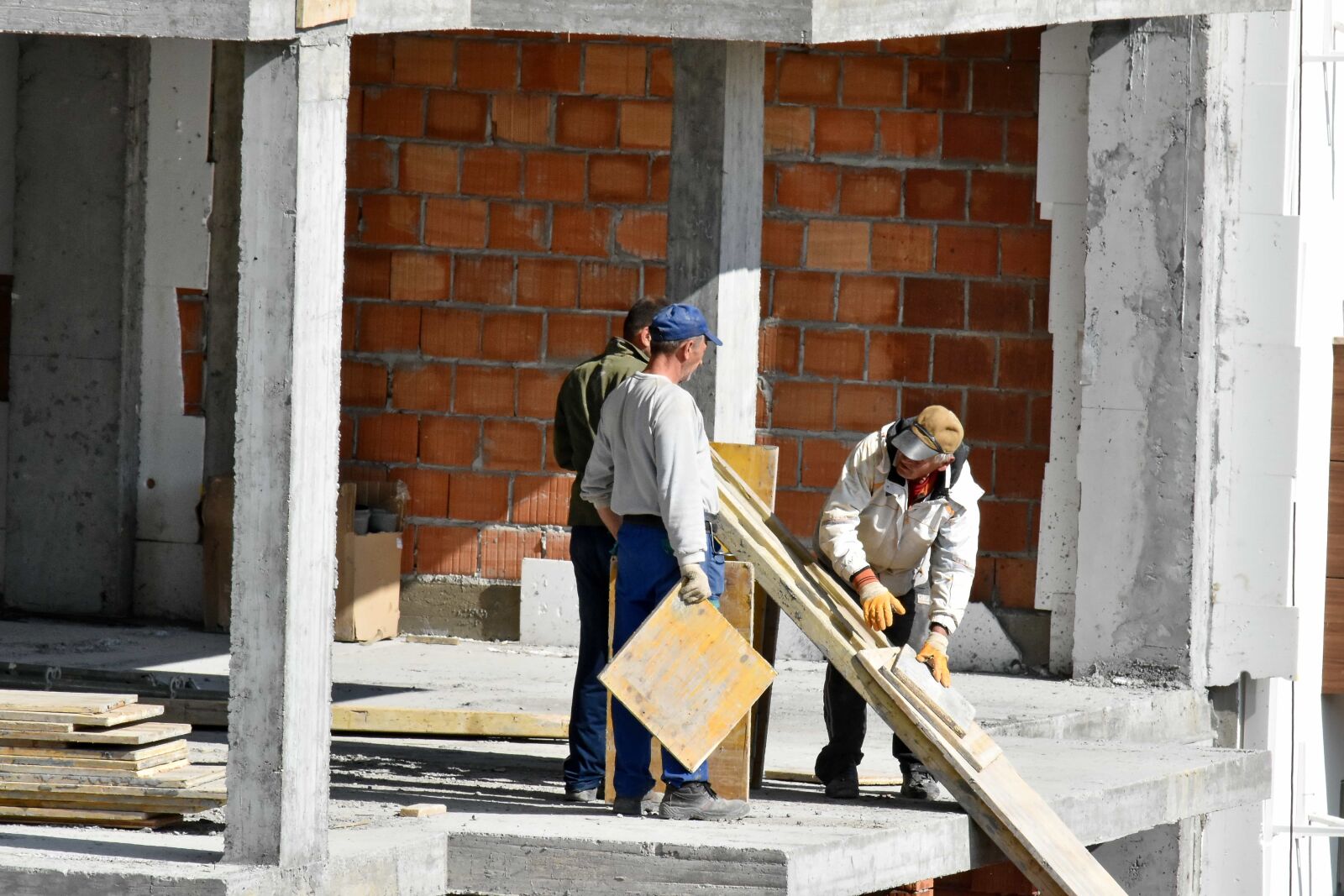 Nikon D5500 sample photo. Building, construction, construction worker photography