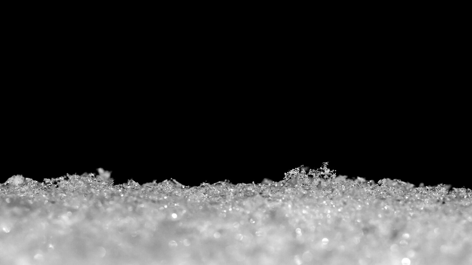 Panasonic DMC-G70 + Olympus M.Zuiko Digital ED 60mm F2.8 Macro sample photo. Winter, crystals, white photography