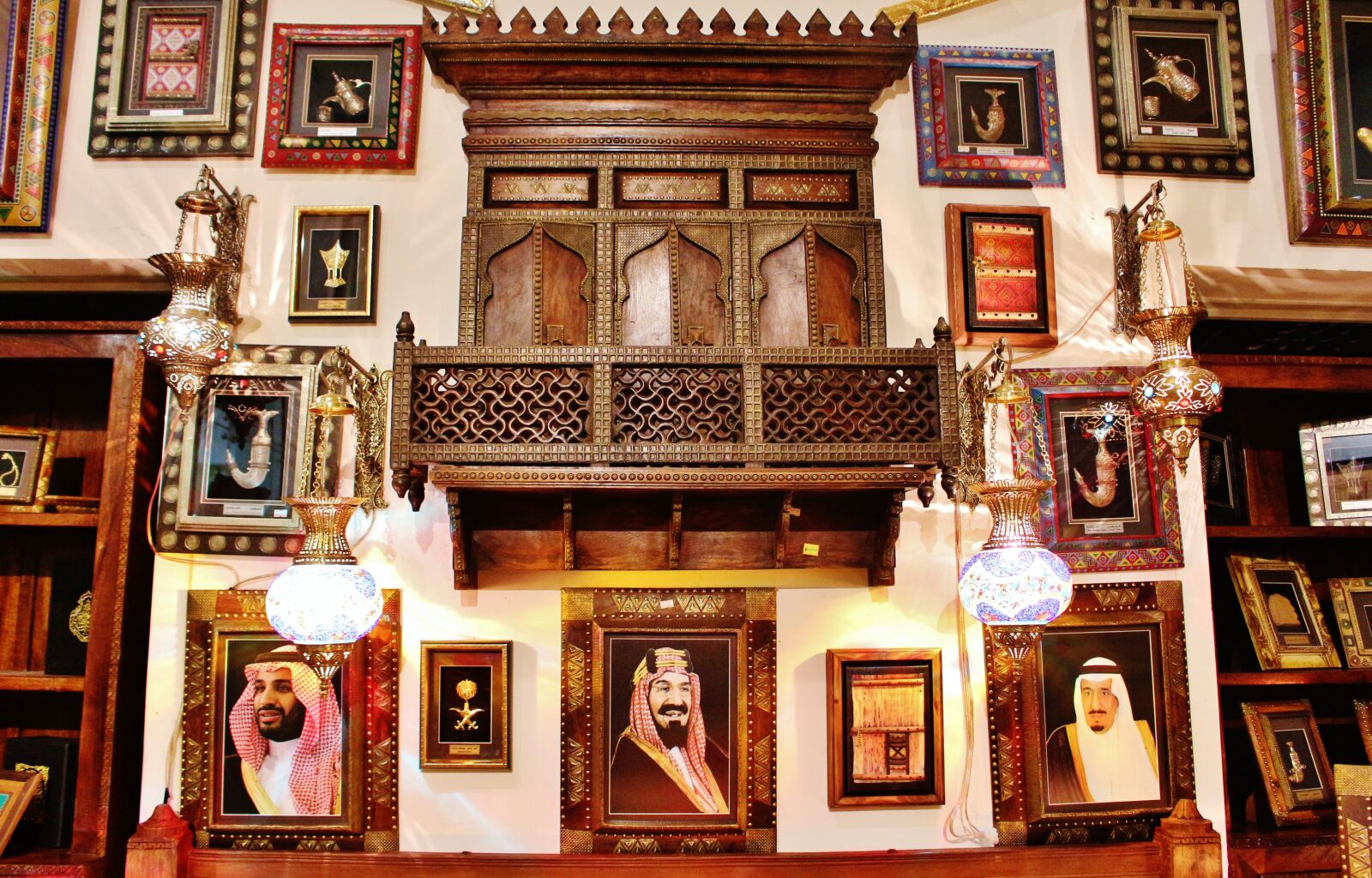 Canon EOS 700D (EOS Rebel T5i / EOS Kiss X7i) sample photo. Architecture, painting, museum photography