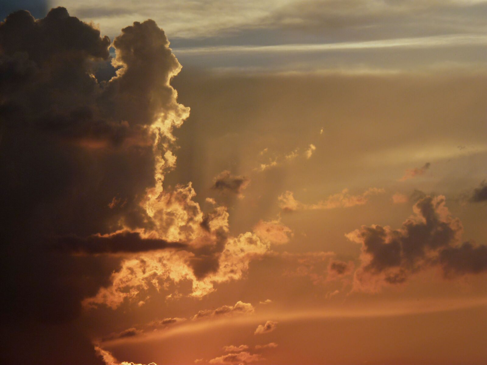 Panasonic Lumix DMC-FZ35 (Lumix DMC-FZ38) sample photo. Sunset, clouds, twilight photography
