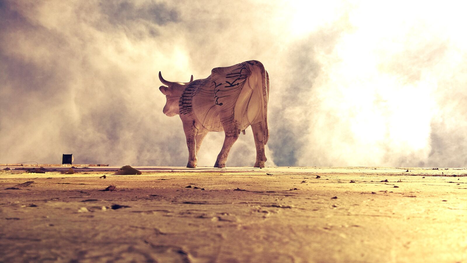Microsoft Lumia 640 XL sample photo. Cow, sculpture, guadalajara photography