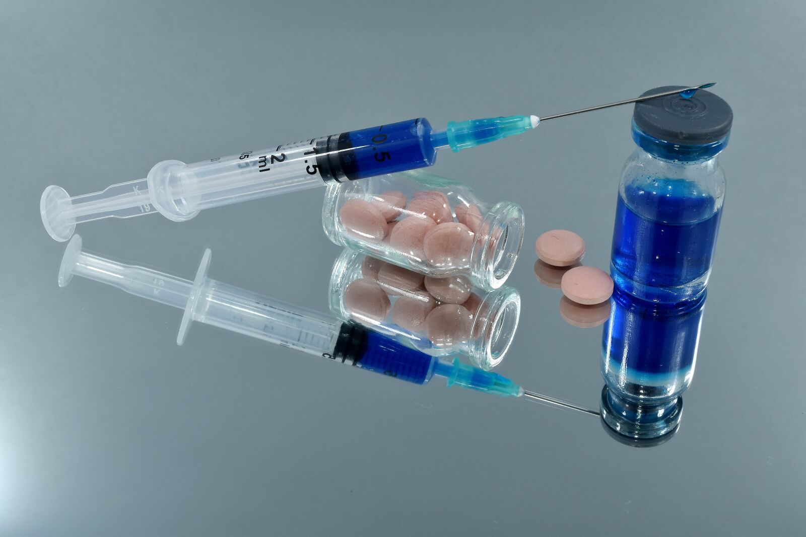 Nikon D5500 sample photo. Blue, drugs, medication, pill photography