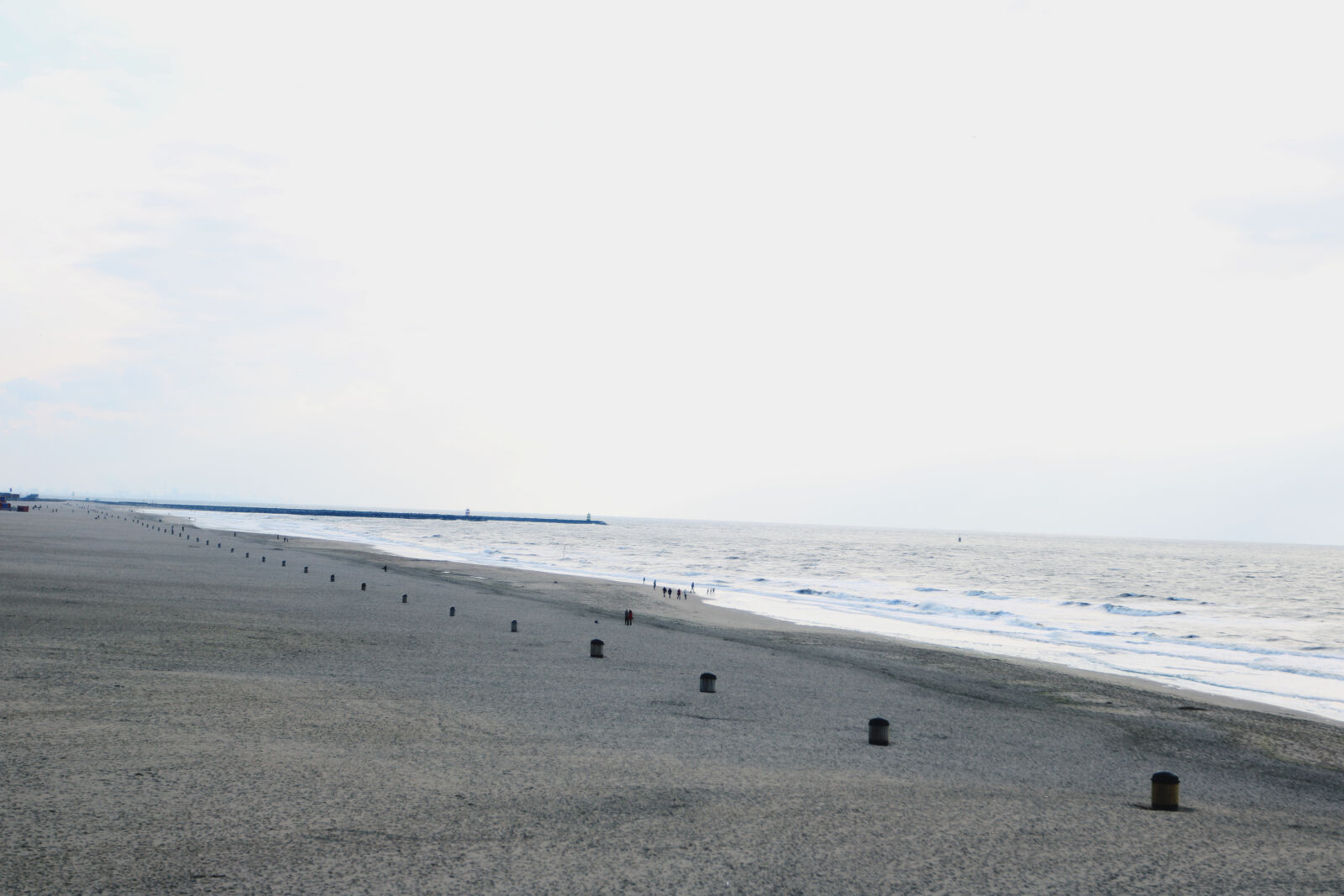 Canon EOS 760D (EOS Rebel T6s / EOS 8000D) + Canon EF 17-40mm F4L USM sample photo. Beach, holland, netherlands, sand photography