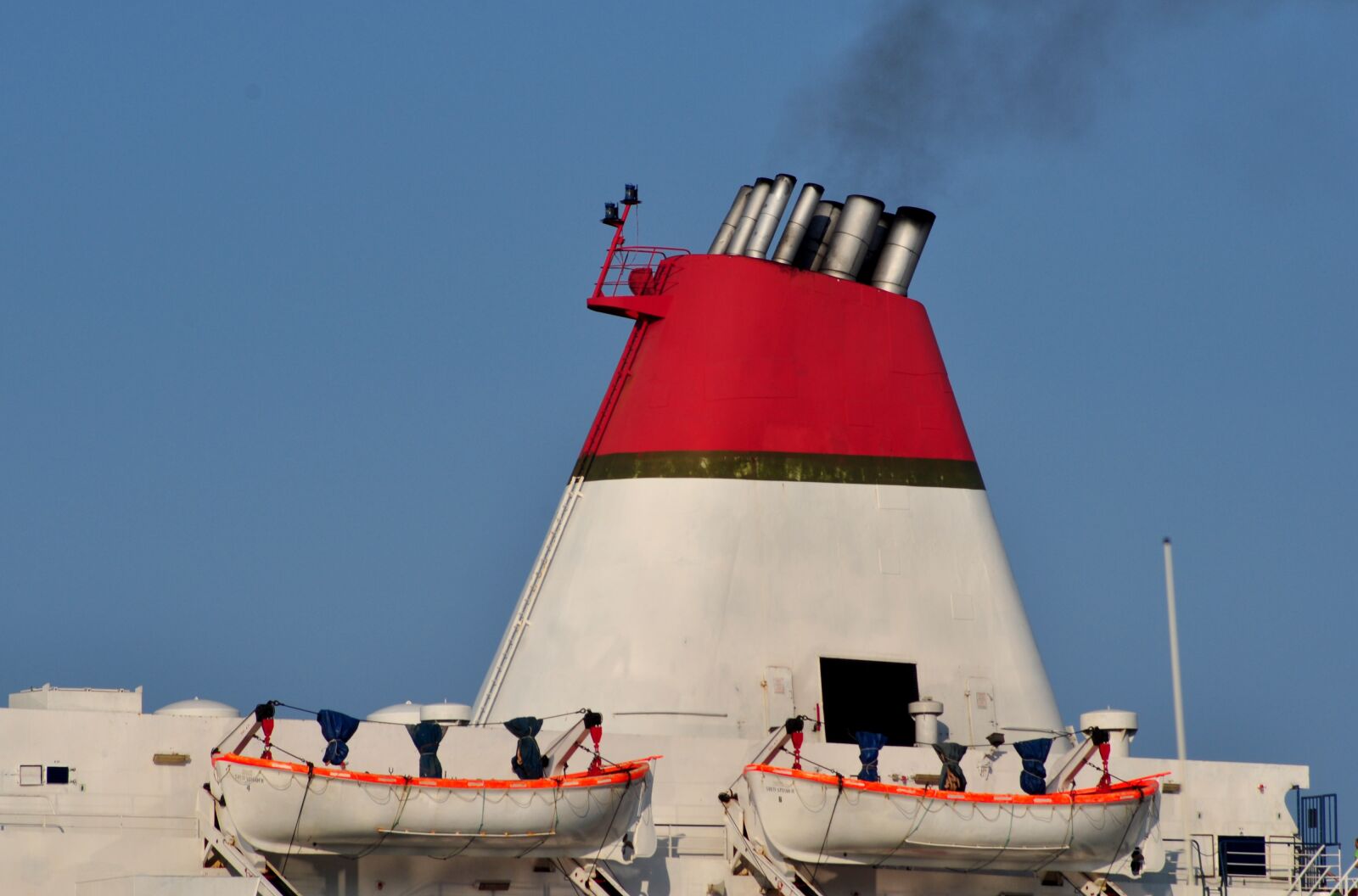 Nikon D90 sample photo. Chimney, ship, steamer photography