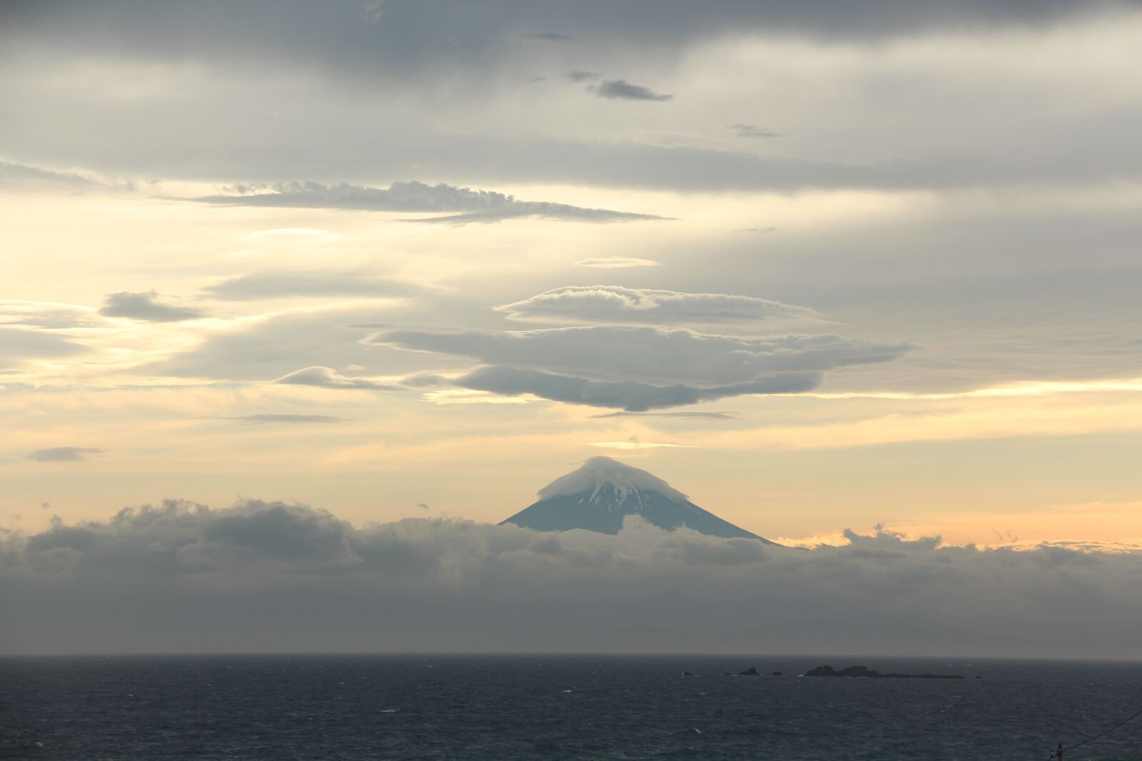 Canon EOS 650D (EOS Rebel T4i / EOS Kiss X6i) sample photo. Mt fuji, cloud, sea photography