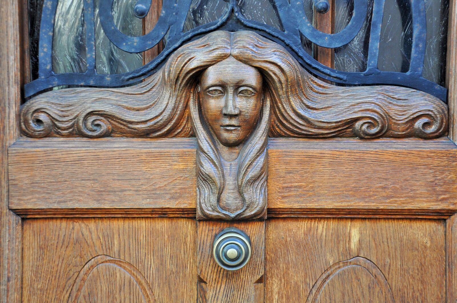 Nikon D90 sample photo. Door, wooden door, carved photography