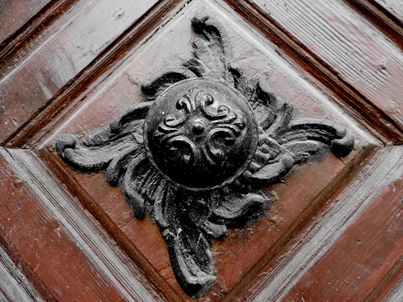 Nikon Coolpix P520 sample photo. Art, baroque, cast iron photography