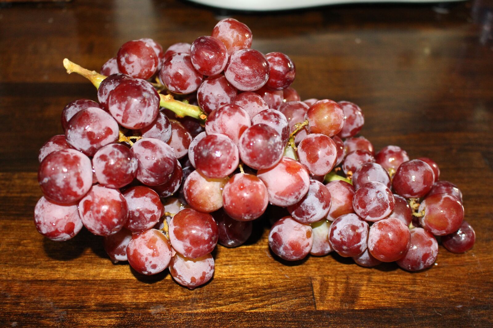 Canon EOS 700D (EOS Rebel T5i / EOS Kiss X7i) sample photo. Grapes, fruit, bunch photography