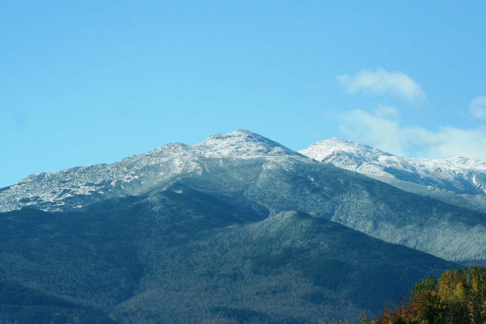 Canon EOS 350D (EOS Digital Rebel XT / EOS Kiss Digital N) sample photo. Washington, mountain, blue sky photography