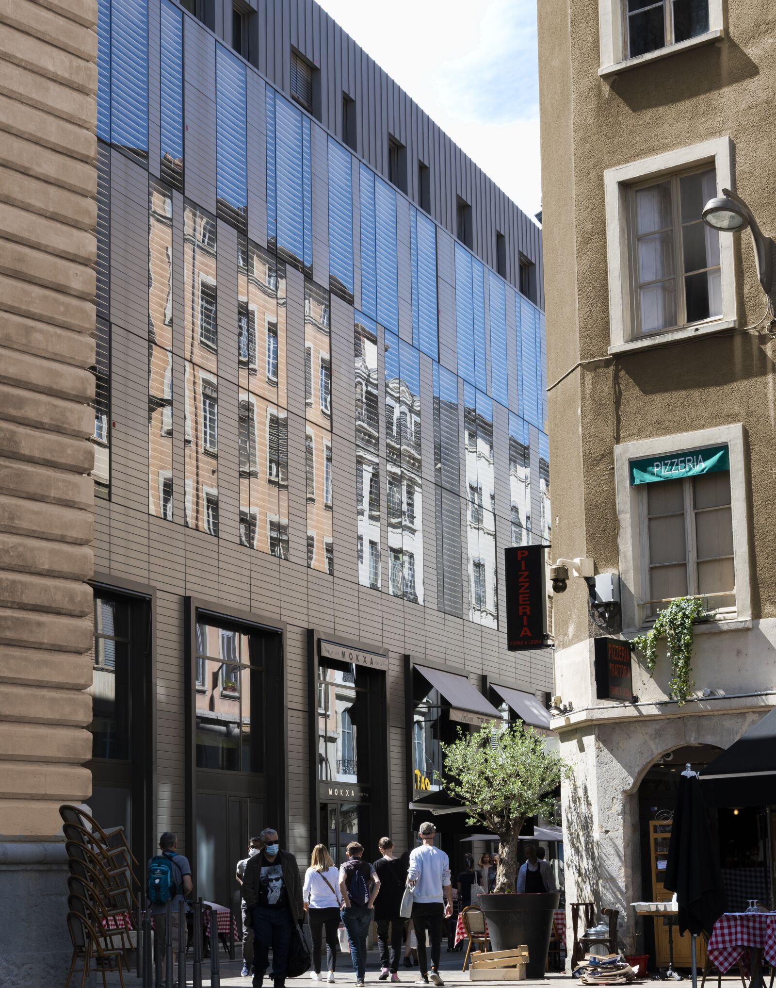 Nikon Z 50 sample photo. Street, reflections, buildings photography