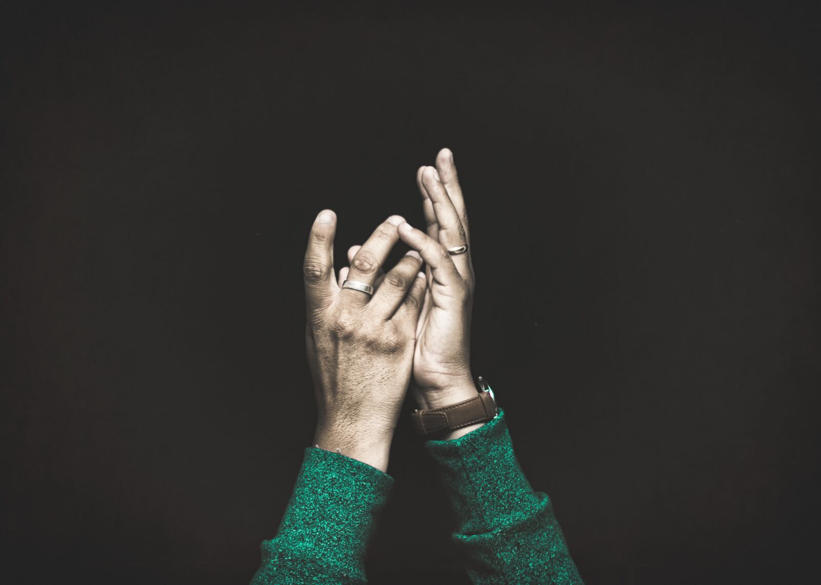 Nikon D3200 sample photo. Hands, fingers, ring photography