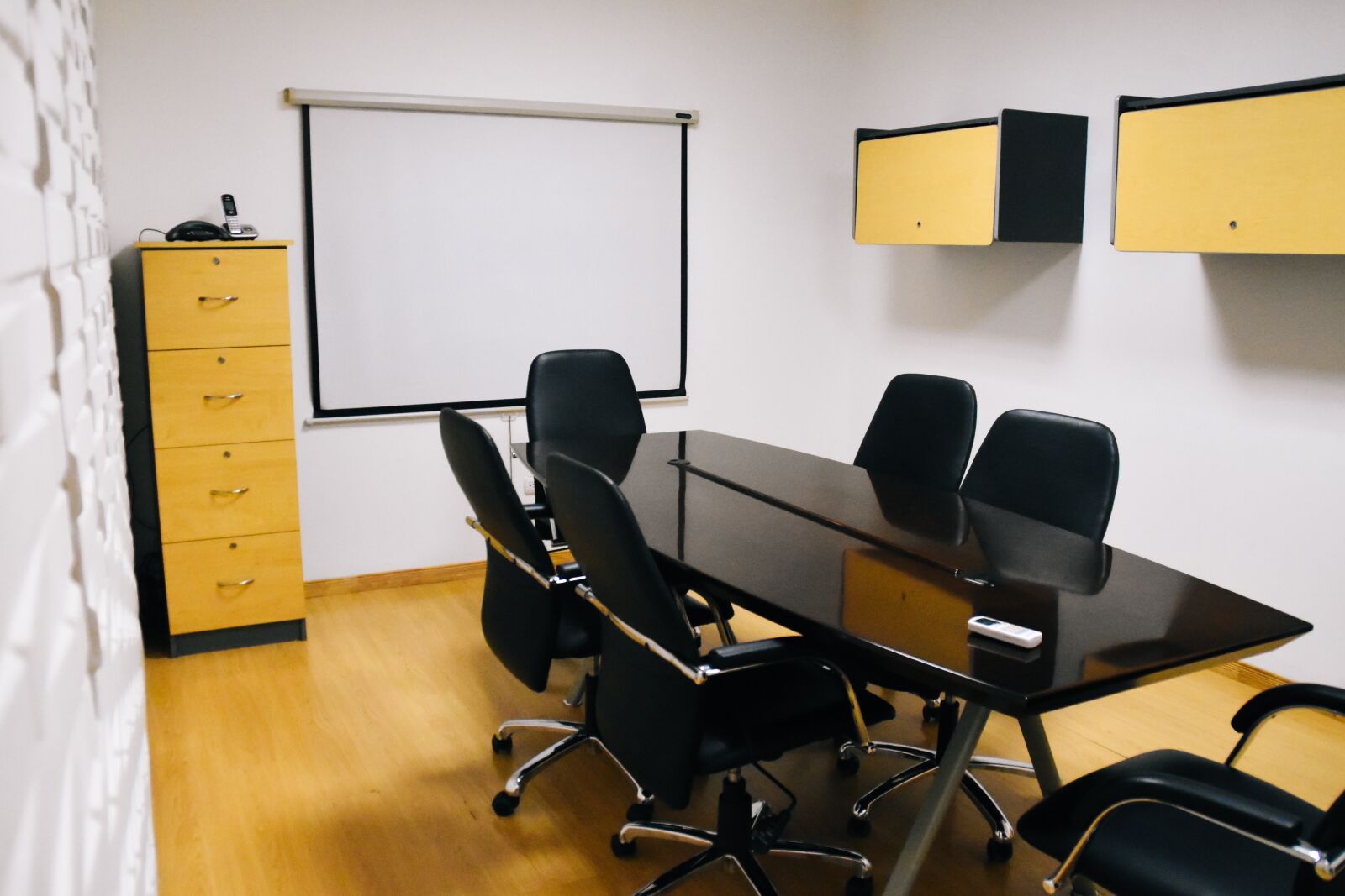 Nikon D7200 sample photo. Business, office, communication photography