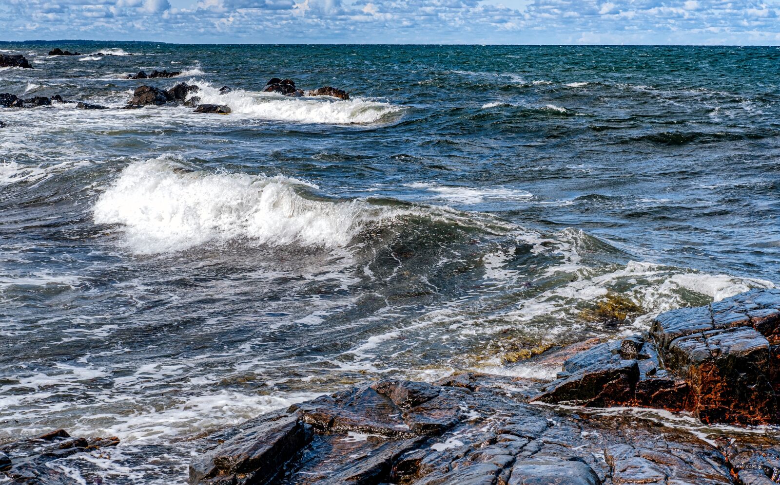 Fujifilm X-T2 + Fujifilm XF 35mm F2 R WR sample photo. Wave, surf, sea photography