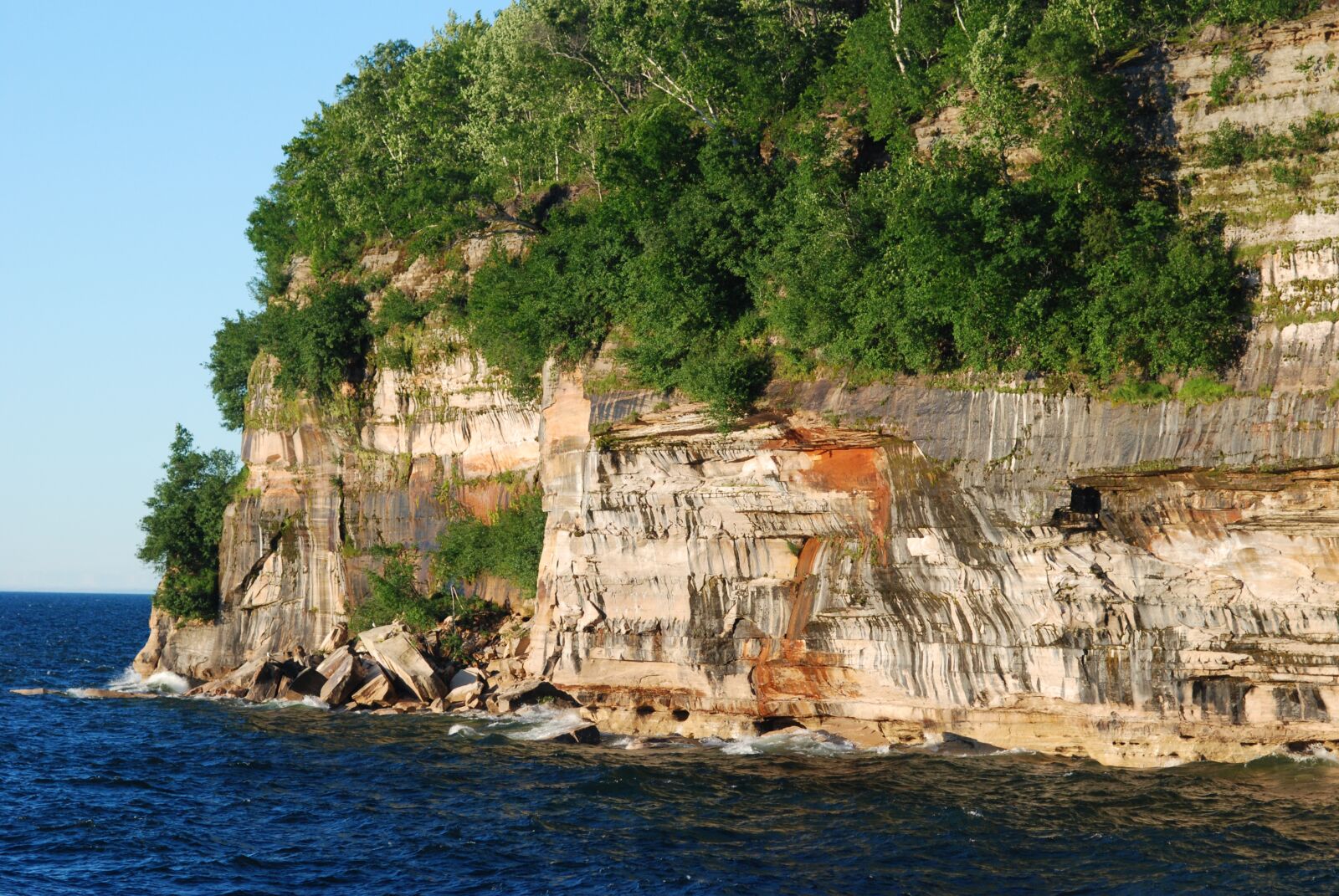 Nikon D80 sample photo. Cliff, rocks, shore photography