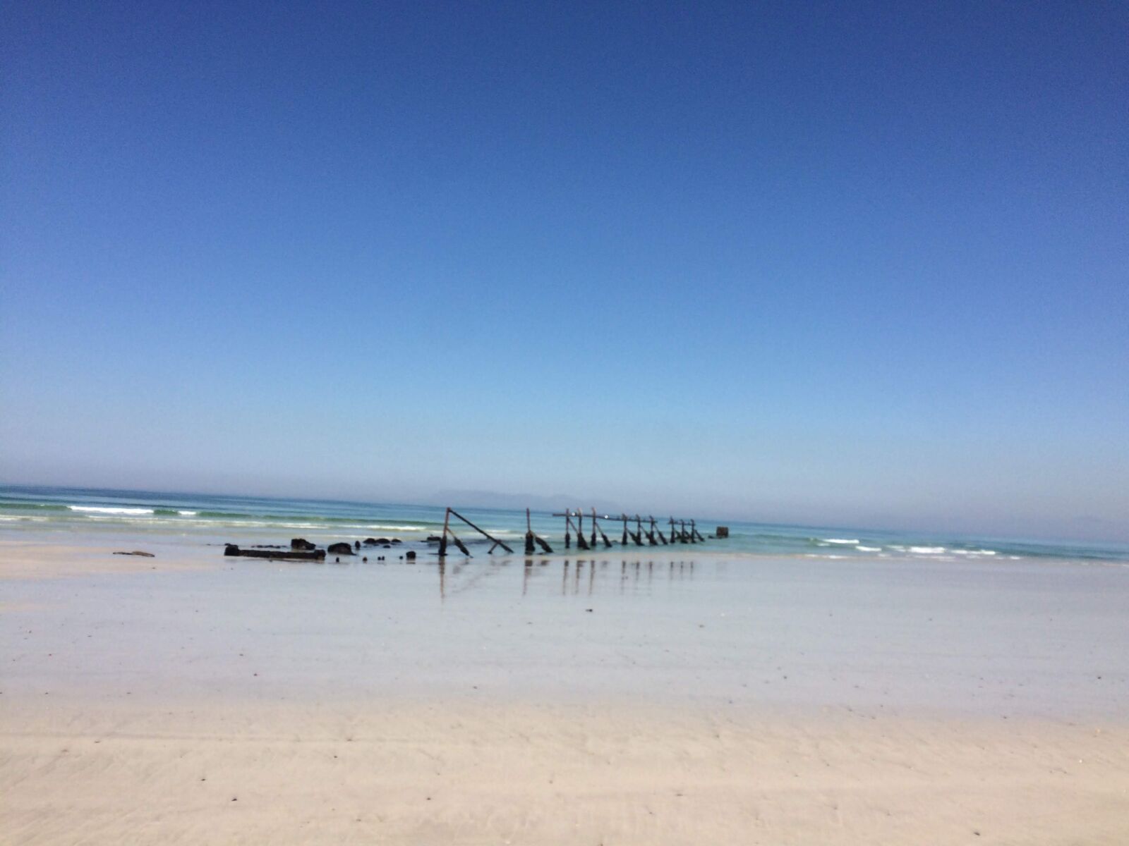 iPhone 5s back camera 4.15mm f/2.2 sample photo. Beach, sand, sea photography