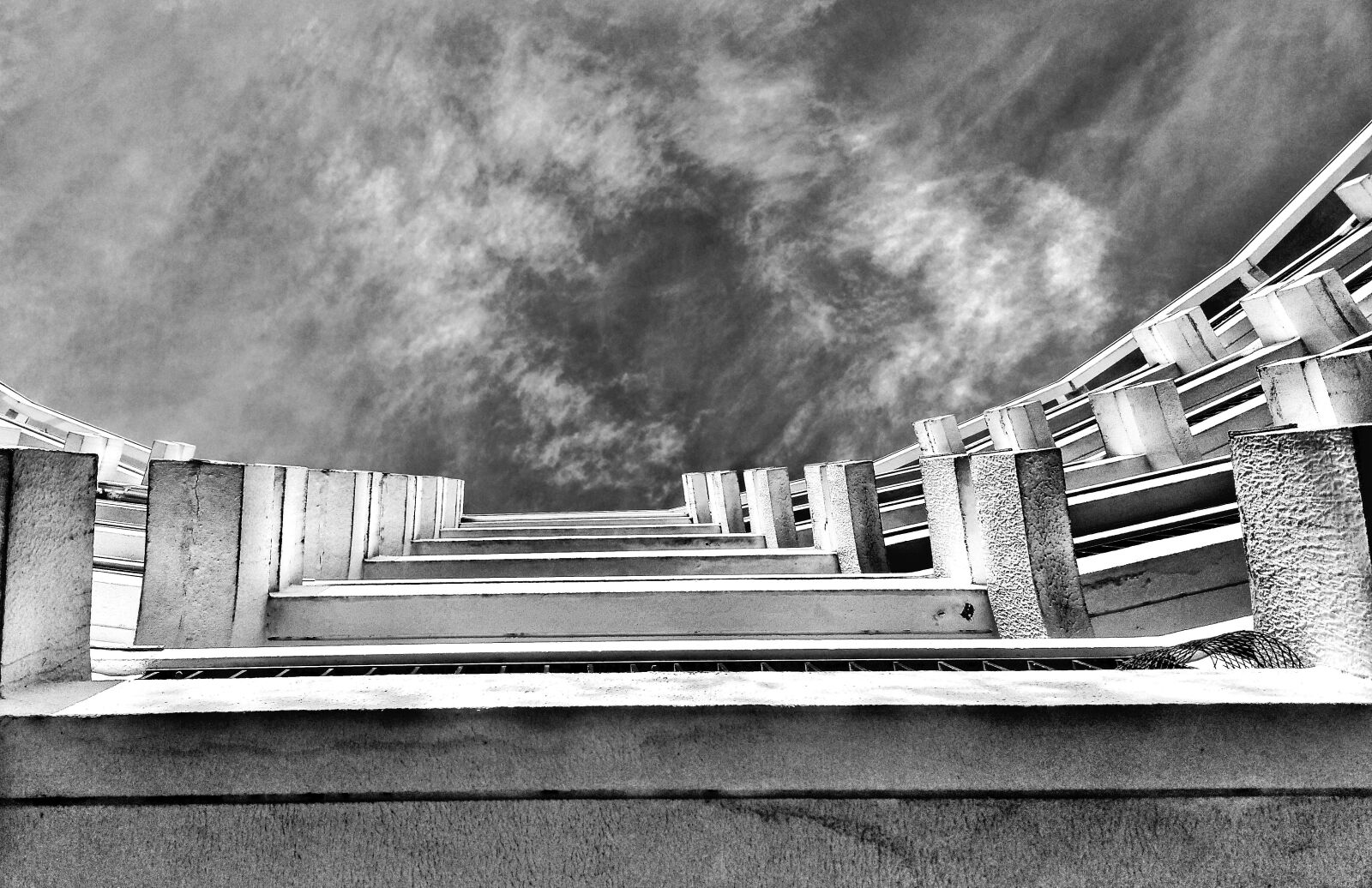Samsung Galaxy Note4 sample photo. Architecture, sky, building photography