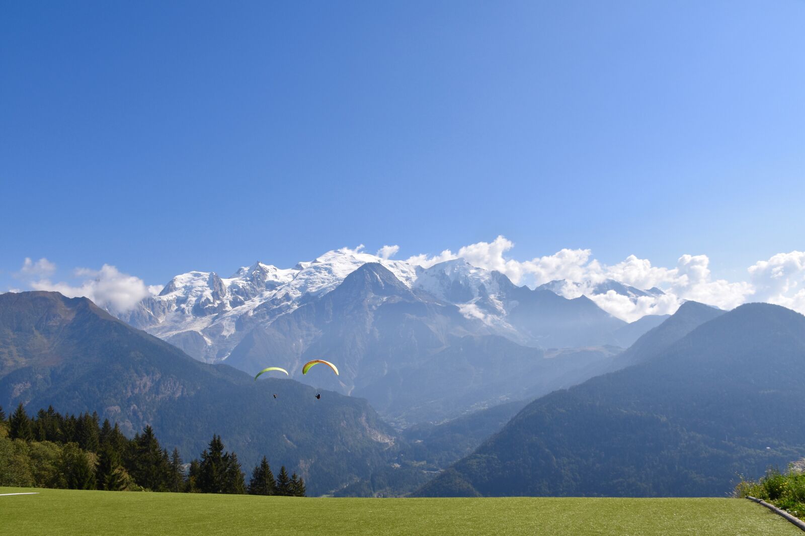 Nikon D5600 sample photo. Paragliding, paraglider, panoramic views photography