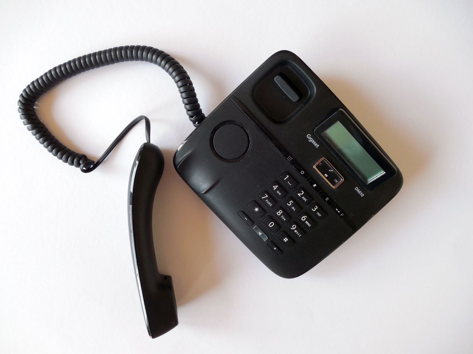 Nikon COOLPIX L620 sample photo. Phone, telephone handset, call photography