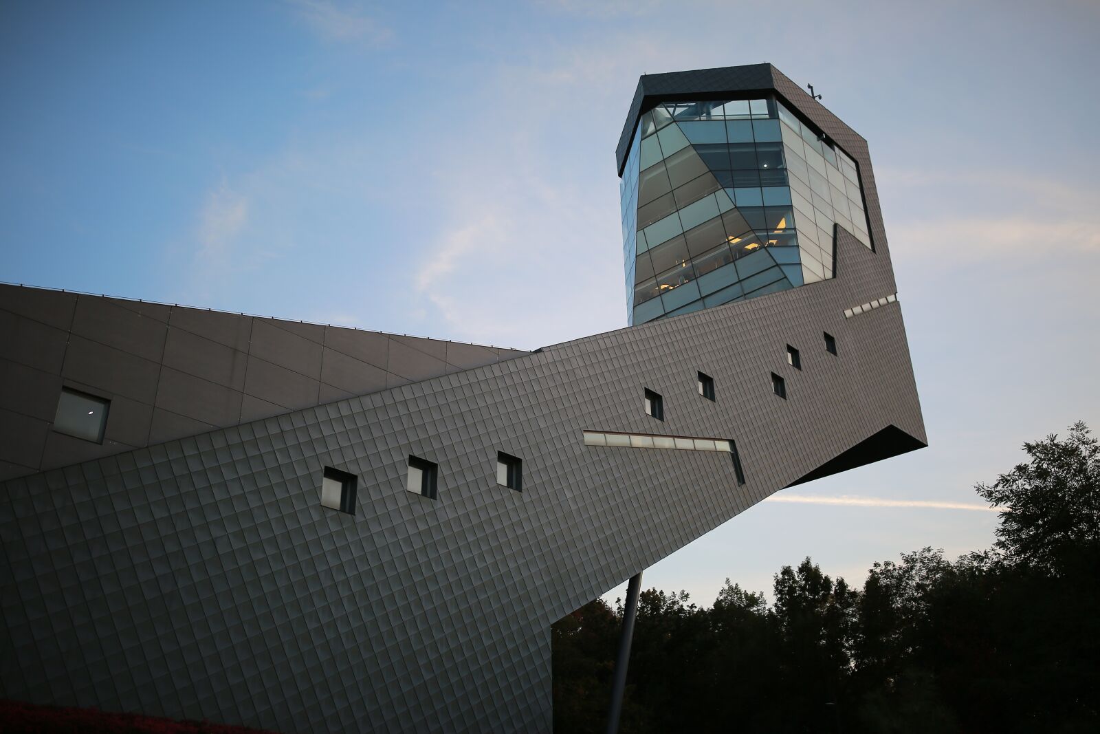 Canon EF 35mm F1.4L II USM sample photo. Architecture, building, modern photography