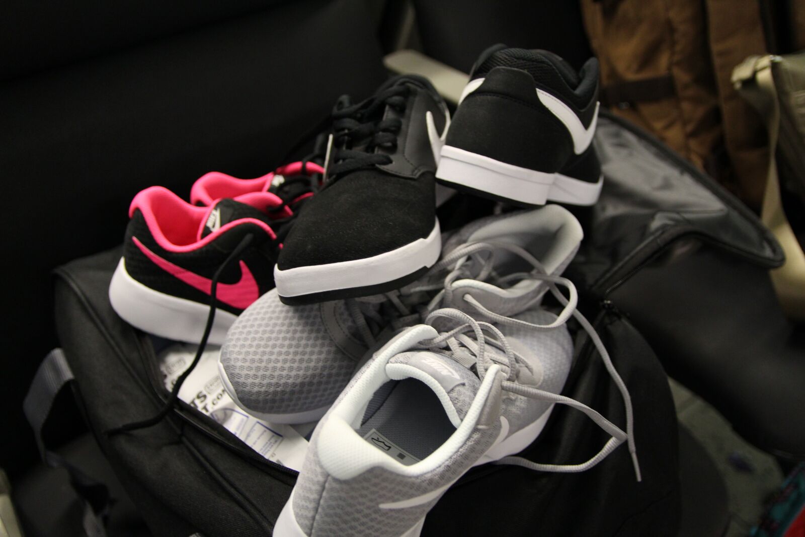 Canon EOS 100D (EOS Rebel SL1 / EOS Kiss X7) sample photo. Nike, boots, packaging photography