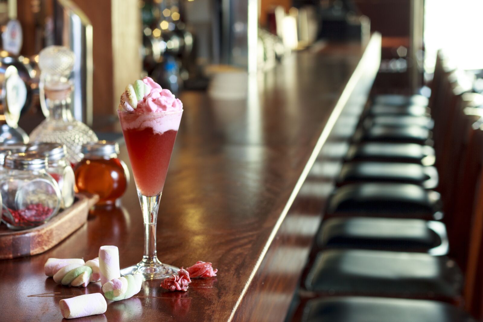 Canon EOS 60D + Canon EF 50mm F1.8 II sample photo. Bar, cocktail, mixed drink photography