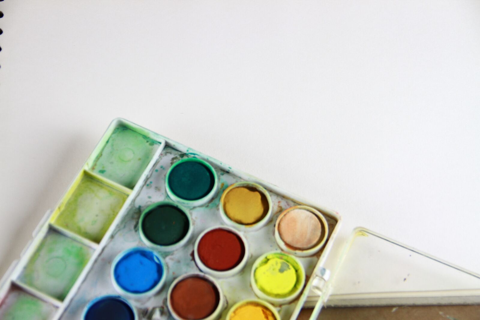 Canon EOS 7D sample photo. Watercolour, brushes, watercolor photography