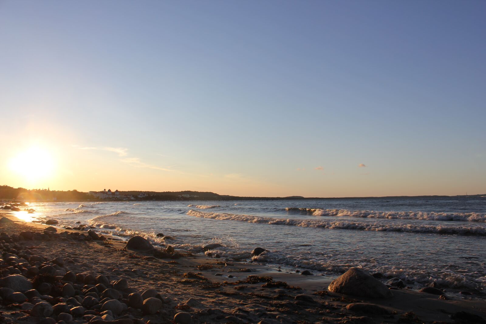 Canon EOS 550D (EOS Rebel T2i / EOS Kiss X4) sample photo. Baltic sea, beach, summer photography
