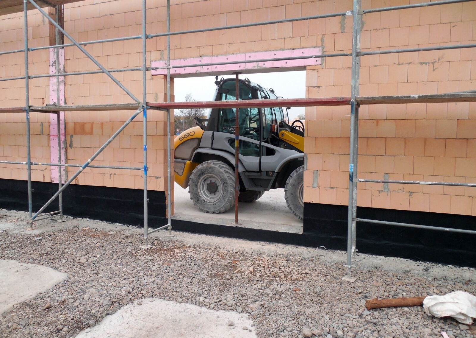Nikon COOLPIX L620 sample photo. Site, construction, scaffold photography