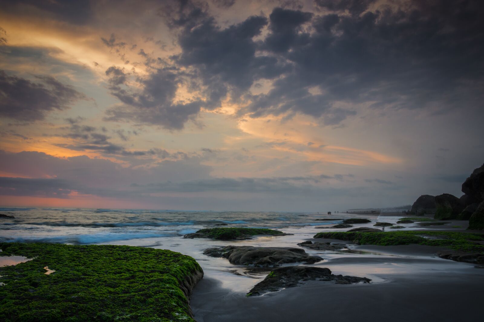 Canon EOS 750D (EOS Rebel T6i / EOS Kiss X8i) sample photo. Sunrise, sea, sky photography
