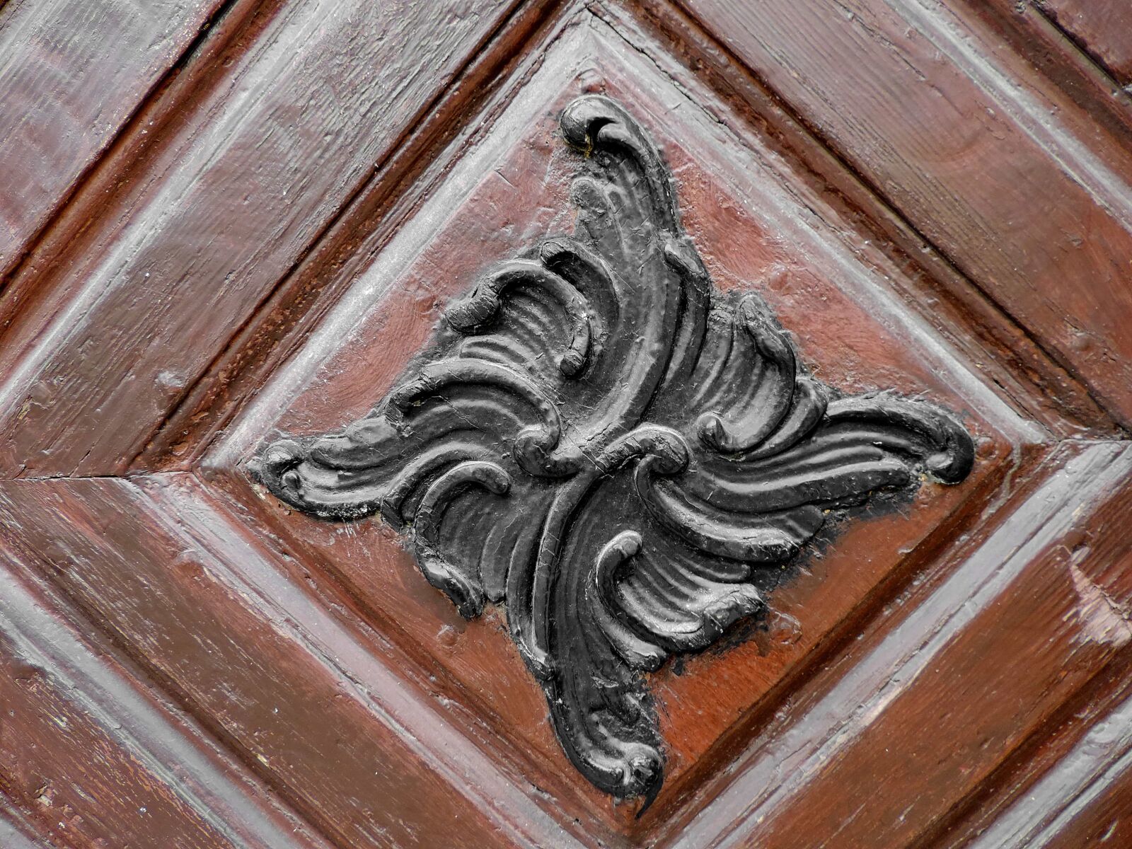 Nikon Coolpix P520 sample photo. Carpentry, decoration, hardwood, oak photography