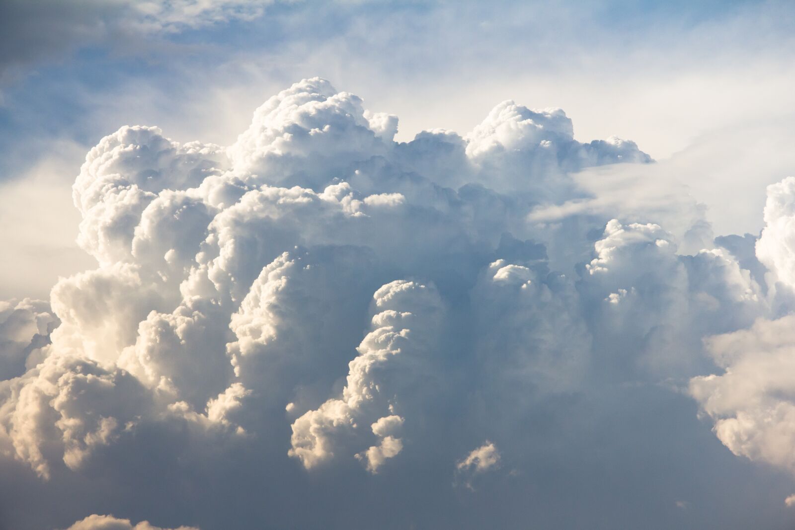 Canon EF-S 17-85mm F4-5.6 IS USM sample photo. Thunderstorm, cumulus clouds, clouds photography