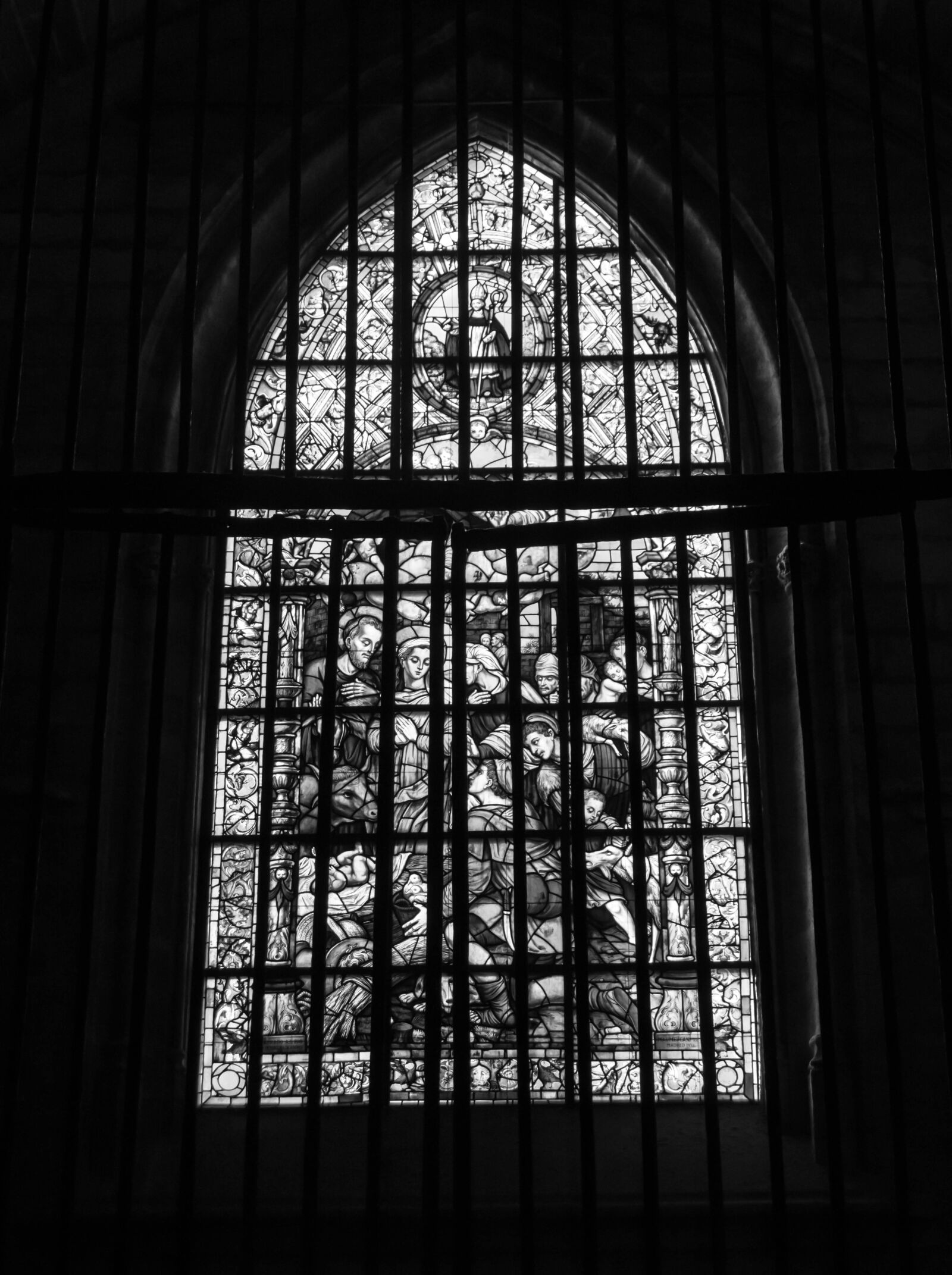 Nikon D3200 sample photo. Cathedral, seville, window photography