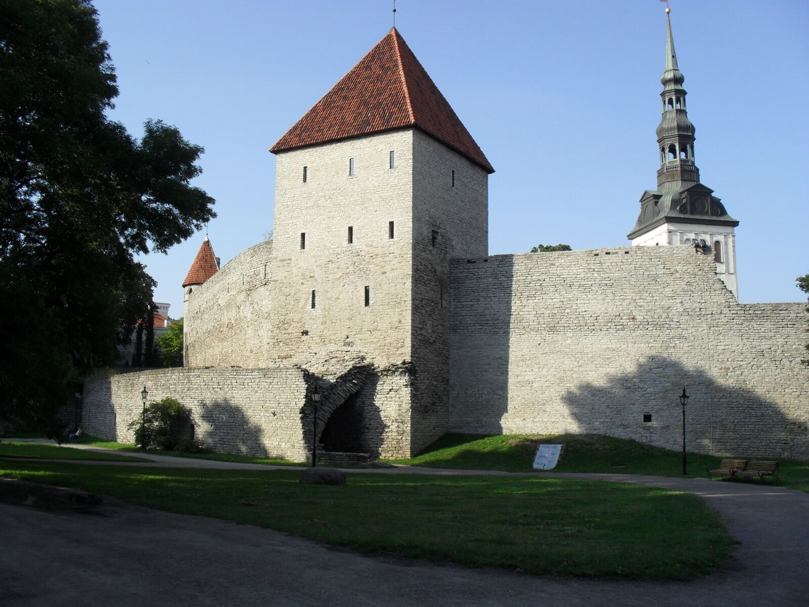 Samsung ES60 / VLUU ES60 /  SL105 /  ES63 sample photo. Tallin, estonia, city photography