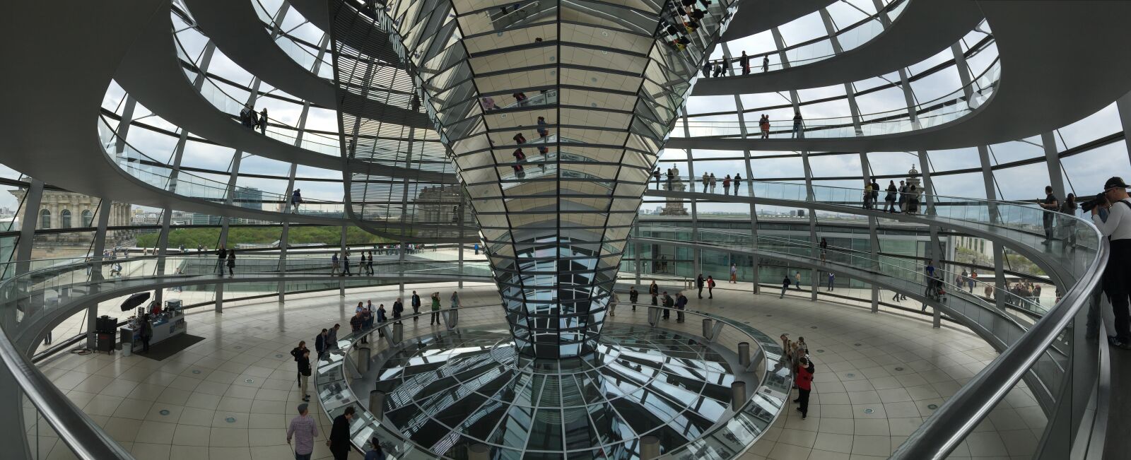 iPhone 6 Plus back camera 4.15mm f/2.2 sample photo. Berlin, germany, reichstag photography