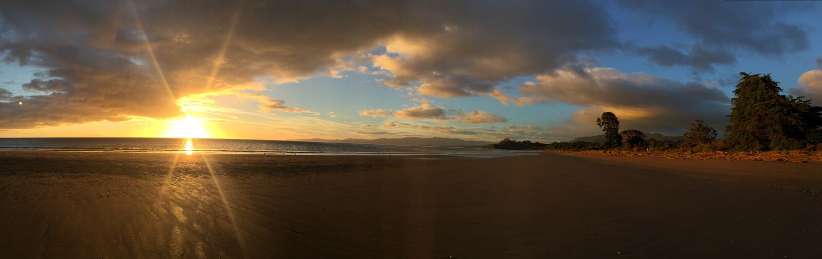 iPhone 6 back camera 4.15mm f/2.2 sample photo. Beach, sunset, sky photography