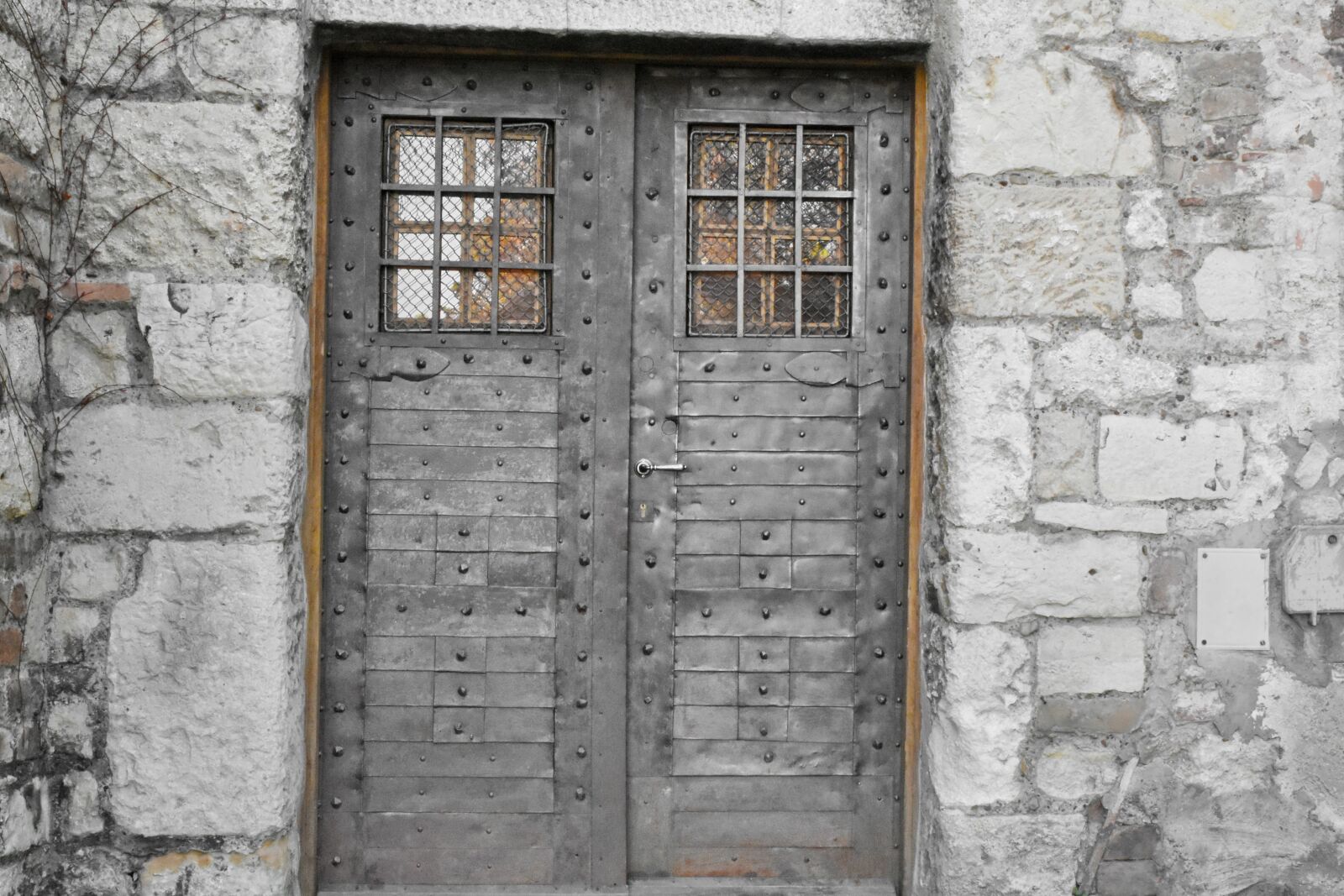 Nikon D5500 sample photo. Architecture, building, door, wall photography