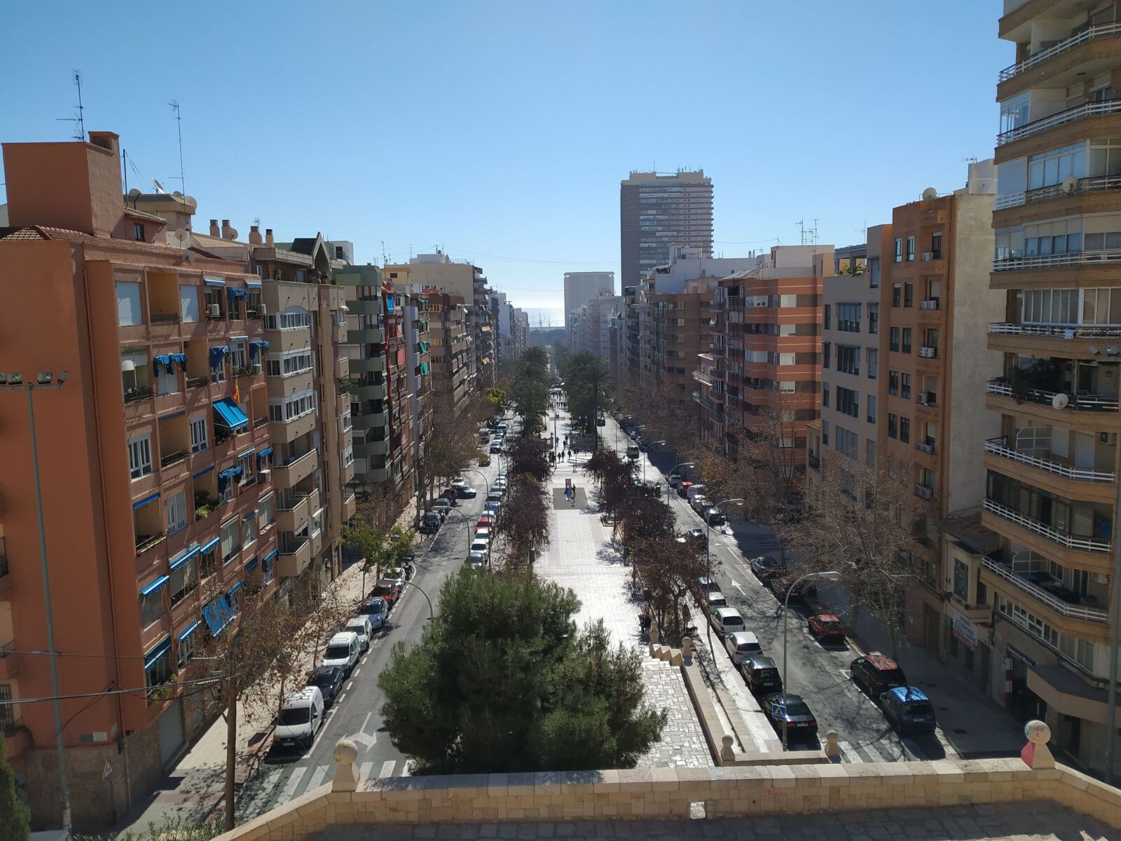 Xiaomi Mi A2 sample photo. Avenue, alicante, spain photography