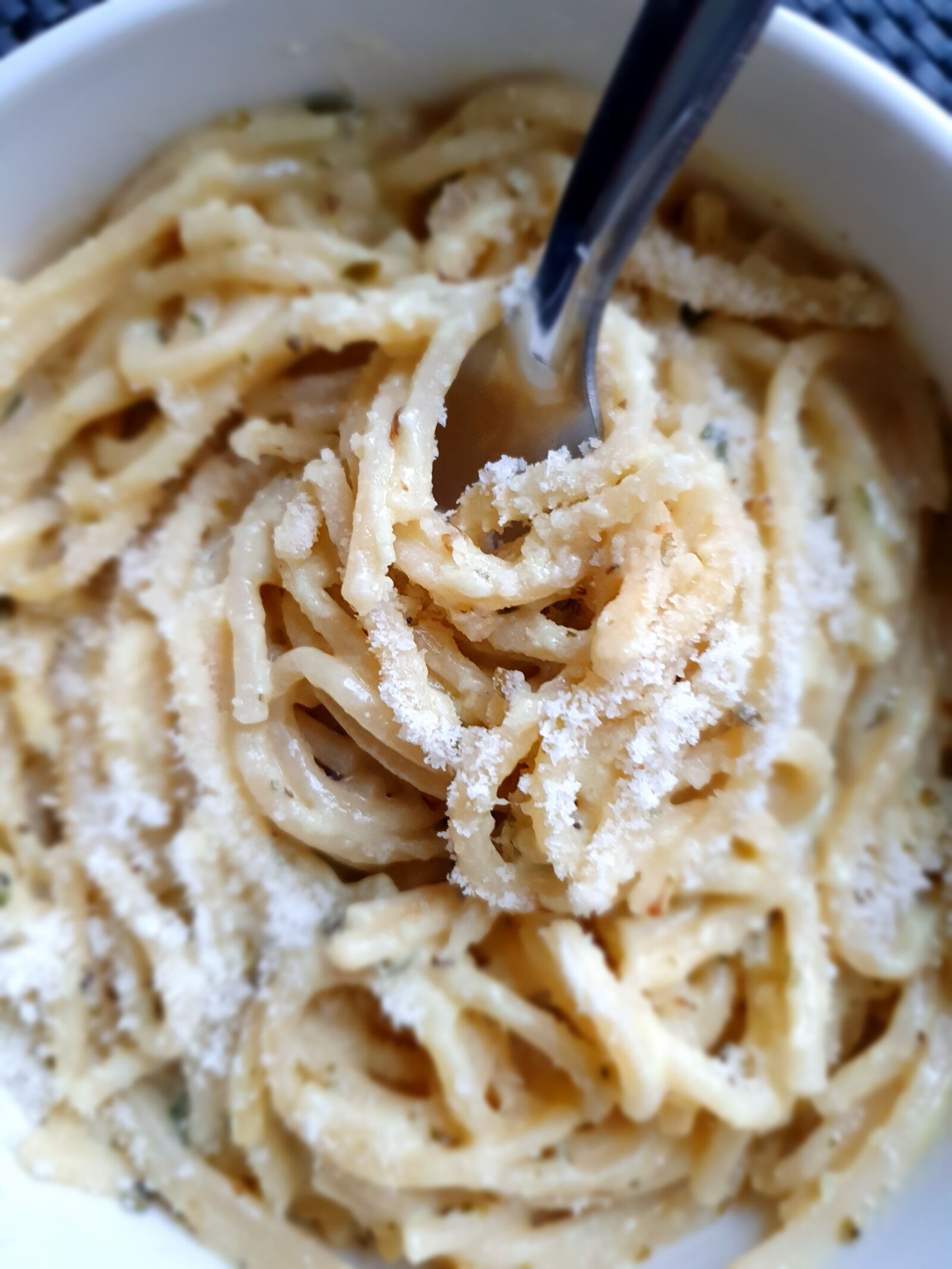 Samsung Galaxy S10 sample photo. Spaghetti, casserole, food photography